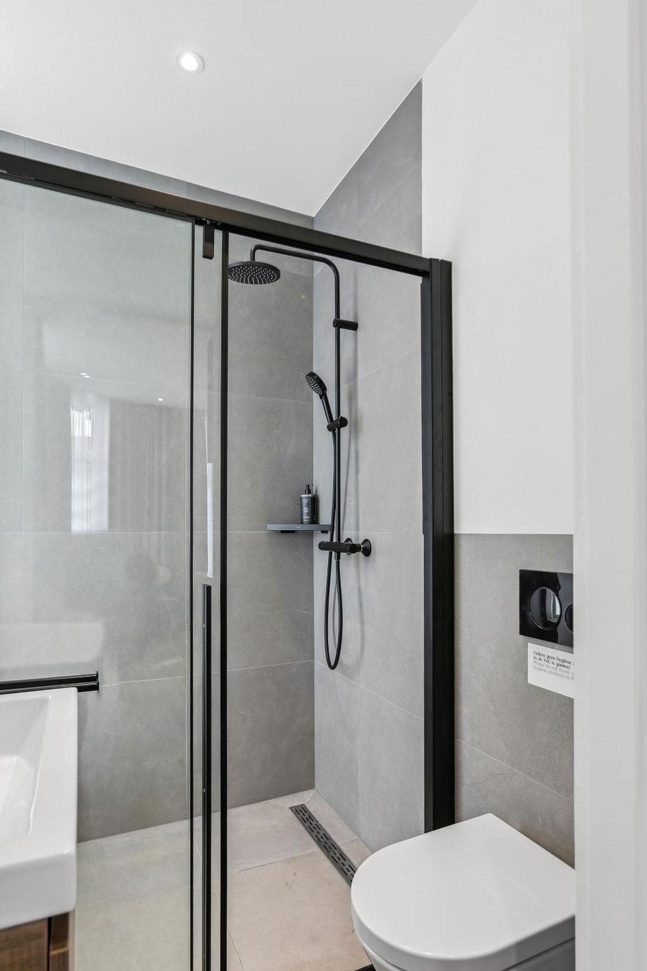 Limehome Nieuwstraat Aparthotel 3*