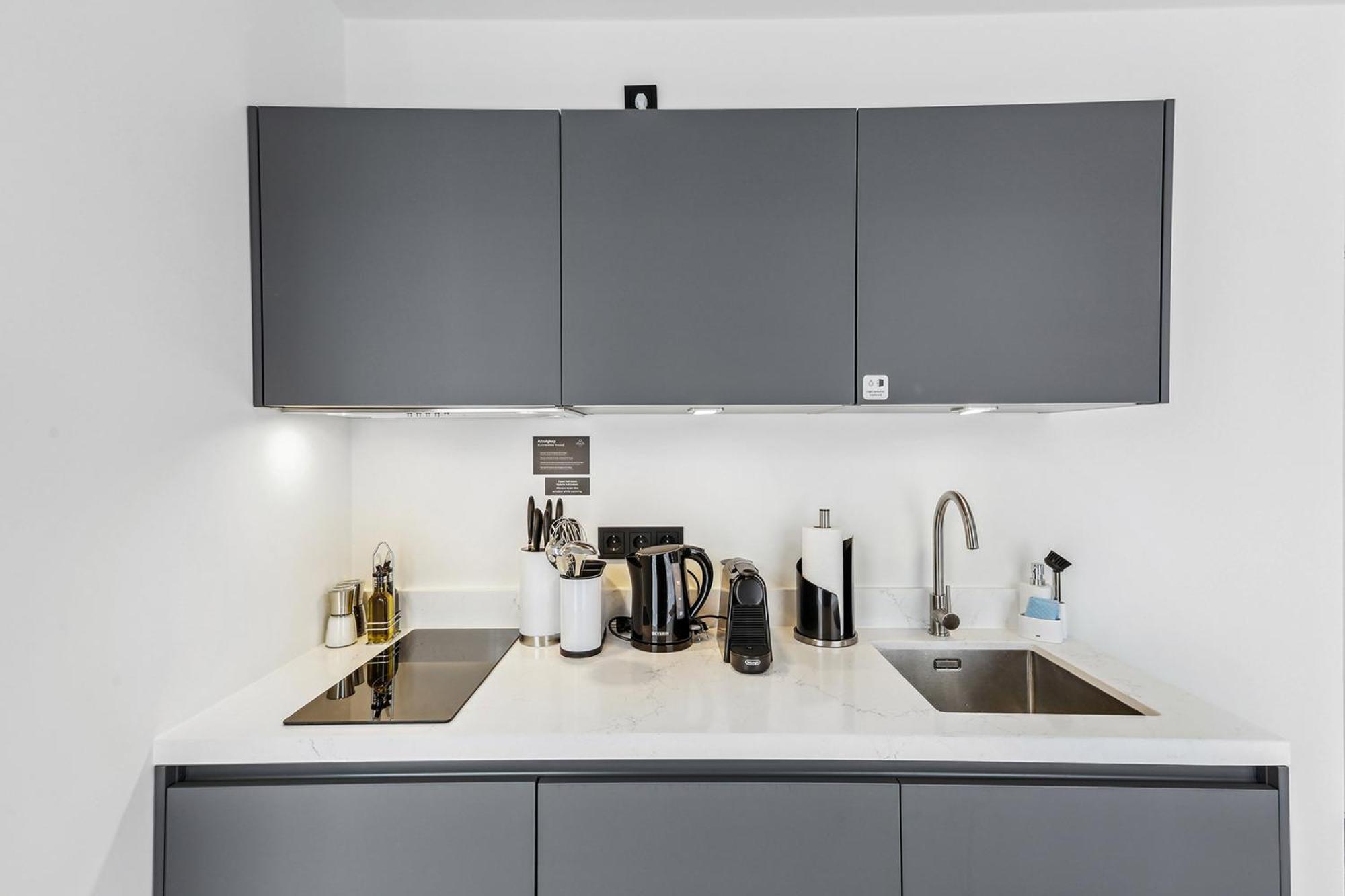 Aparthotel Limehome Nieuwstraat 3*