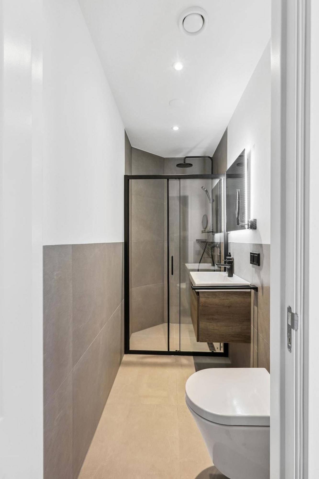 Limehome Nieuwstraat 3*